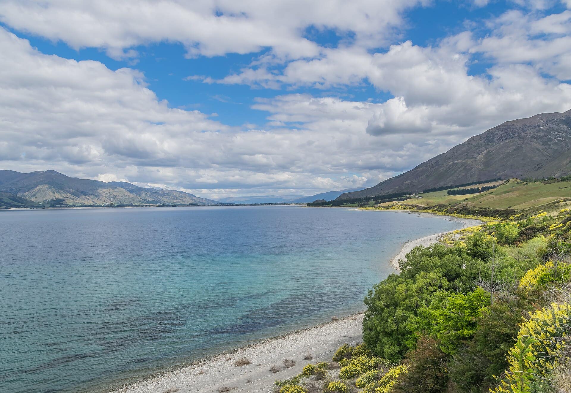 Lake Hāwea, New Zealand: Lake Hawea in Otago Region, South Island of New Zealand