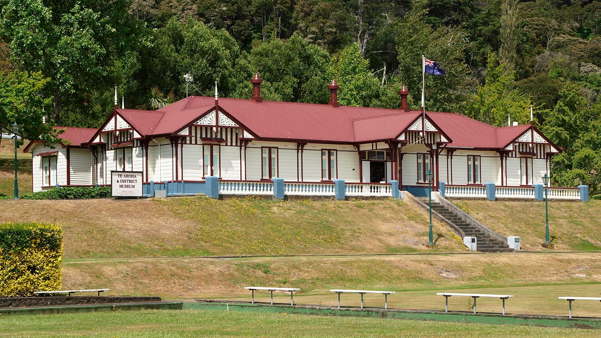 Te Aroha, New Zealand: Cadman Bath House (former), Te Aroha, Waikato Region, New Zealand Whitaker Street, Te Aroha Hot Springs Domain, Te Aroha NZ Historic Places Trust, list number 761